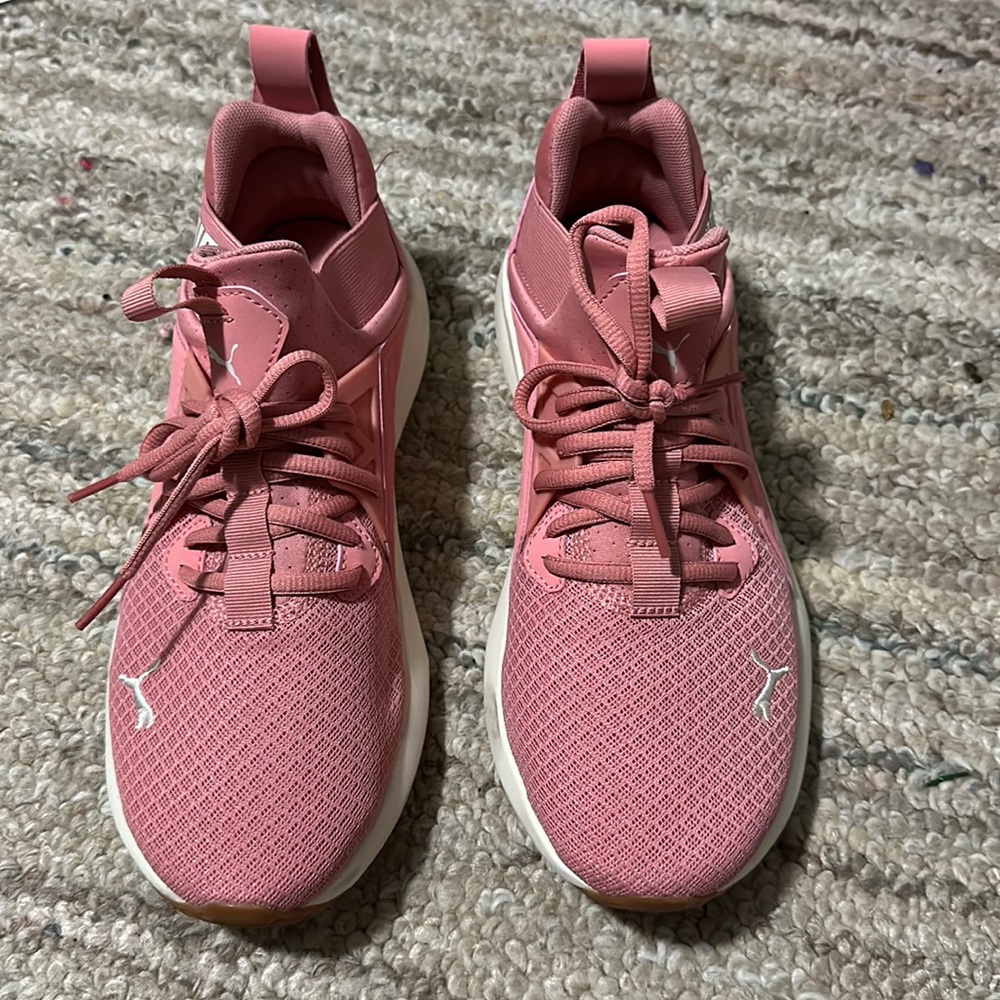 Puma tennis shoes